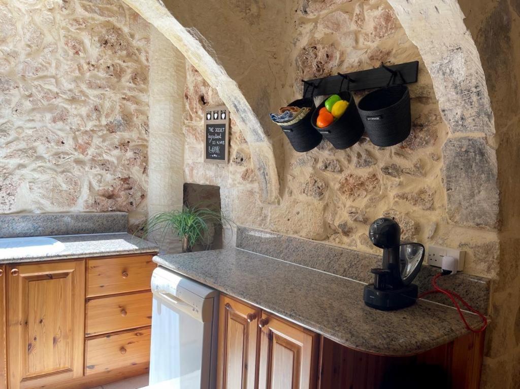 400 Year Old Converted Farmhouse With Private Pool Villa Xagħra Eksteriør billede